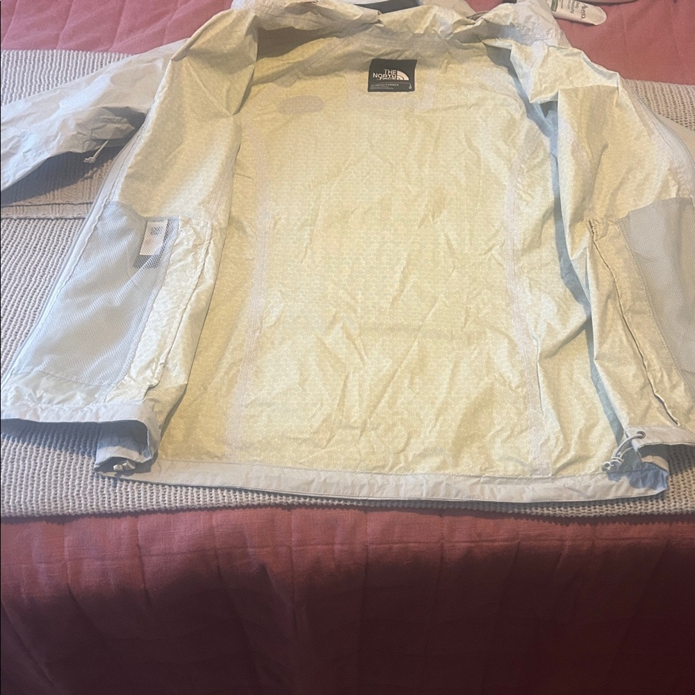 The North Face Women's Packable Rain Jacket - Cream - Picture 13 of 15